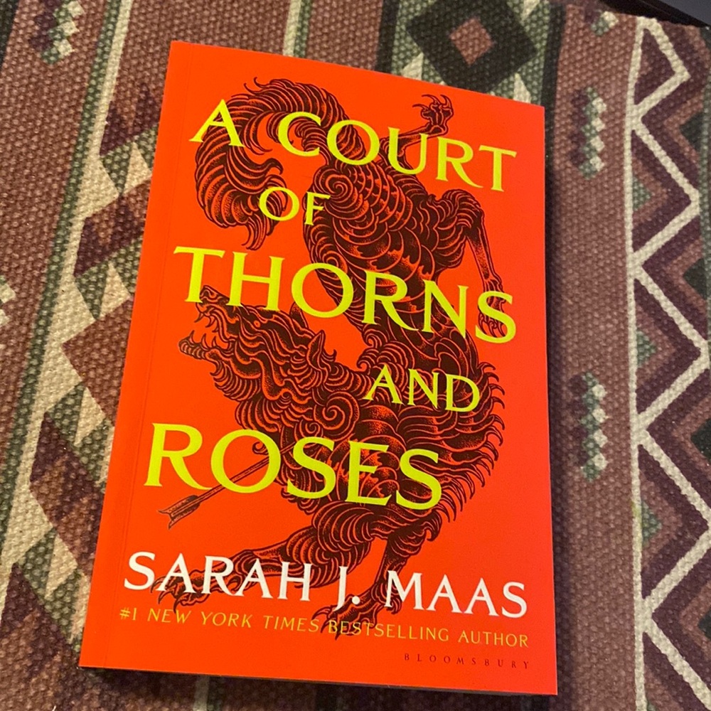 A Court of Thorns and Roses Book